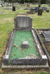 Harrogate (Stonefall) Cemetery - Suggitt, Winifred Mary